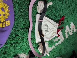 Alexander McQueen 'M' Logo Buckle Reversible Leather Belt in Black/Pink